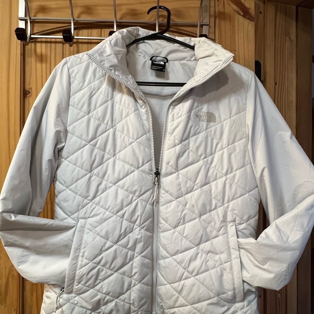The North Face Women's Quilted Puffer Jacket in White